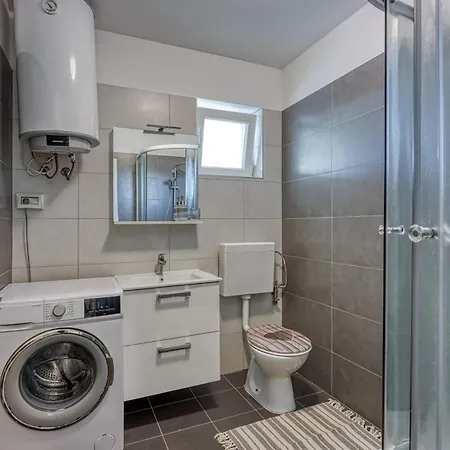 With Pool - Happy Apartment *